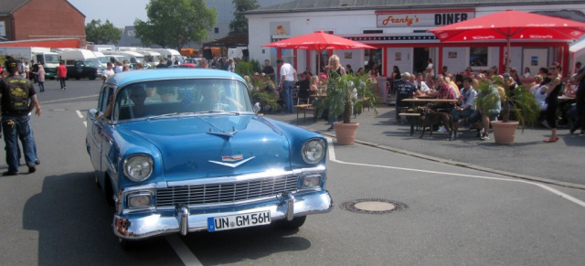  So war's: American Burger & Cars, Franky's Diner, Bochum: Kurzweiliges US Car Treffen mit Full House 