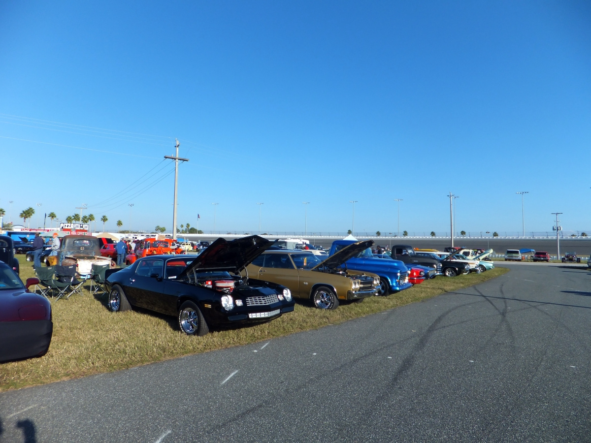 Live aus Daytona Beach Swap Meet & Car Corall beim Turkey Run