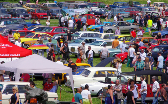4. Oldtimer- und Luftfahrtfestival "Mobile Legenden"