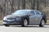 Erste Schnappschüsse vom Chrysler 300C SRT8 : Als Motorisierung steht die des Dodge Charger SRT8 auf dem Plan.