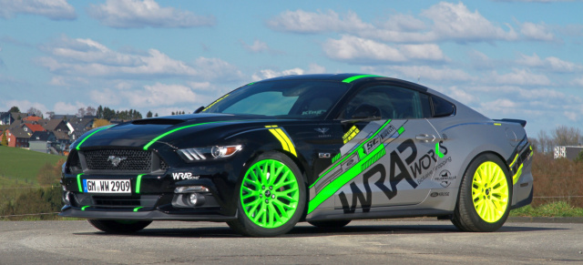 WRAPworks Projektfahrzeug: Ford Mustang im Neon-Outfit