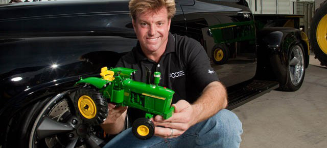 Chip Foose baut John Deere im Hot Rod Style!: 