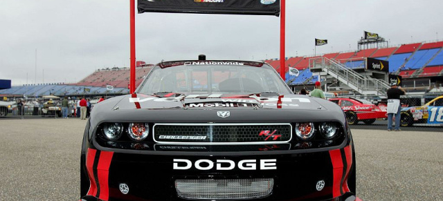  Dodge Challenger NASCAR: 