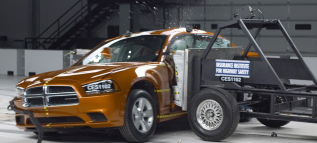 Top im Crashtest: 2011 Dodge Charger und Chrysler 300 : Top Safety Pick Award für die amerikanischen Autos