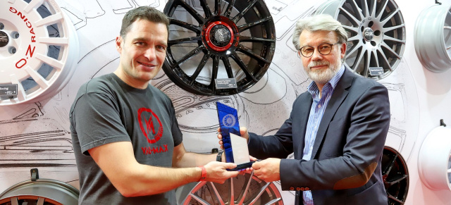 Pokalvergabe des 1. World Wheel Awards auf der Essen Motor Show: Felgenhersteller OZ ausgezeichnet!
