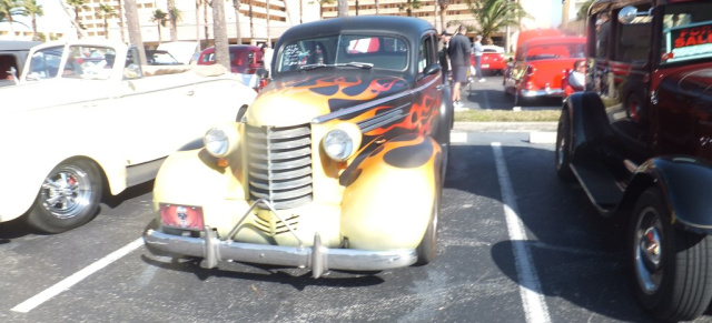 Live aus Daytona Beach: Bel Air Plaza Cruising / Turkey Run: Erste Bilder vom Cruising am Bel Air Plaza Shopping Center