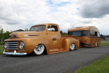 Pick up mit Trailer:  Das perfekte Gespann: Daheim und Unterwegs: 1949 Ford Deluxe F1 & 1974 Constructam 
