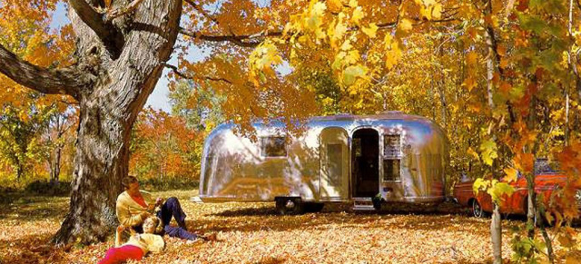 Einer der größten Anhänger des American Way of Drive: Airstream: Eine AmeriCar-History über den schönsten Wohnwagen Amerikas