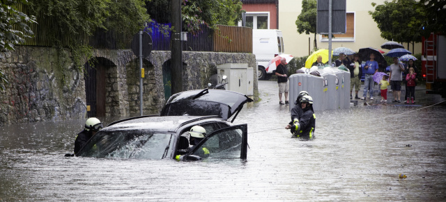 Schadensabwicklung Hochwasser: Kaskoversicherung bezahlt Kfz-Schäden durch Hochwasser