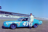 Richard Petty fährt Ford: NASCAR Legende mit No. 43