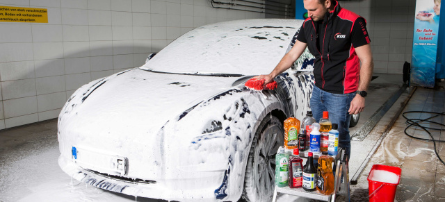 Autoshampoo im KÜS-Test: Gut muss nicht gleich teuer sein.