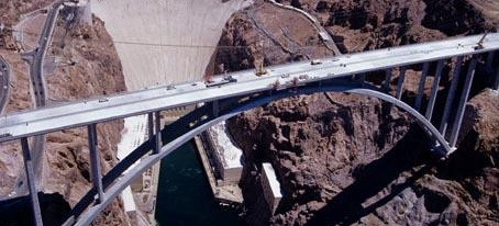 Amerikas neuestes Wunderwerk am Hoover Dam: Die neue Colorado River Bridge verkürzt die Anreise zum Grand Canyon West