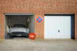 Coole Garagentor-Optik: style-your-garage.com holt Klassiker aufs Garagentor