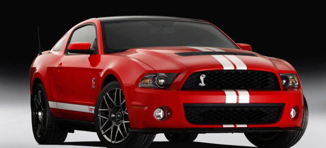 Mehr Leistung weniger Gewicht: 2011 Ford Shelby GT500 / mit Videos!: 550 PS und 688 Nm pushen das Modern Pony-US Car
