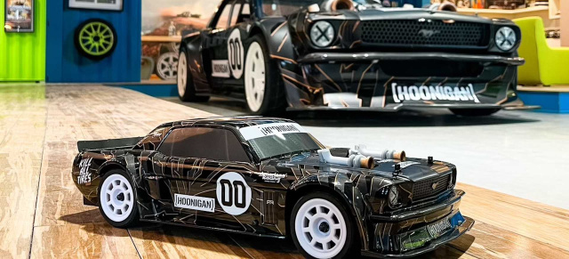 Funkferngesteuert im Maßstab 1:10: Ken Block's Hoonicorn Mustang als RC Auto