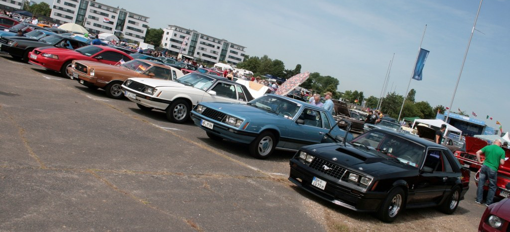 So War S 50 Jahre Ford Mustang Meeting Deutschland Premiere 15 Mustang Koln Geburtstagsparty Mit Uberraschungsgasten News Americar Das Online Magazine Fur Us Car Fans