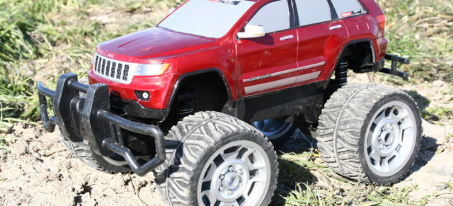 Carrera bringt Jeep Grand Cherokee als RC-Offroader: Neben dem Wrangler nun auch der Grand Cherokee im Programm