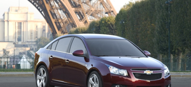 Chevrolet Cruze - Premiere unterm Eiffelturm: Chevrolet präsentiert Nubira Nachfolger