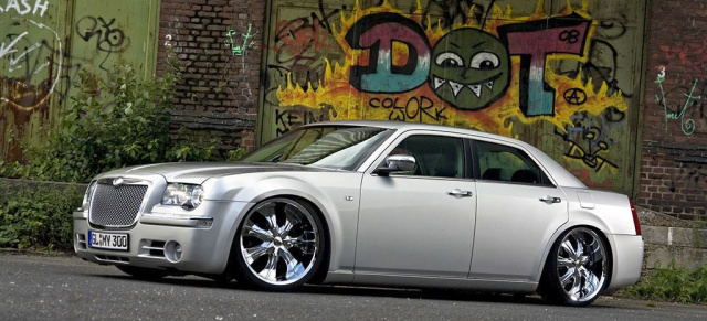 Cooler Chrysler: 300C Limousine mit Air Ride : 2005er Chrysler 300C mit 22-Zöllern